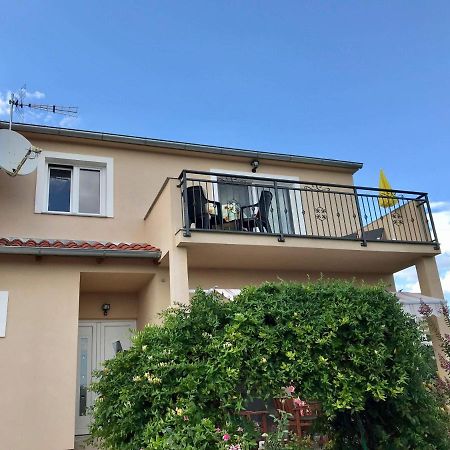 Apartman Laura Tribalj Buitenkant foto