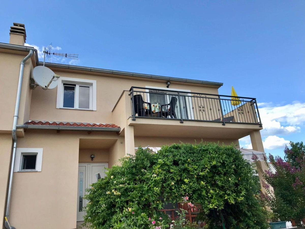 Apartman Laura Tribalj Buitenkant foto