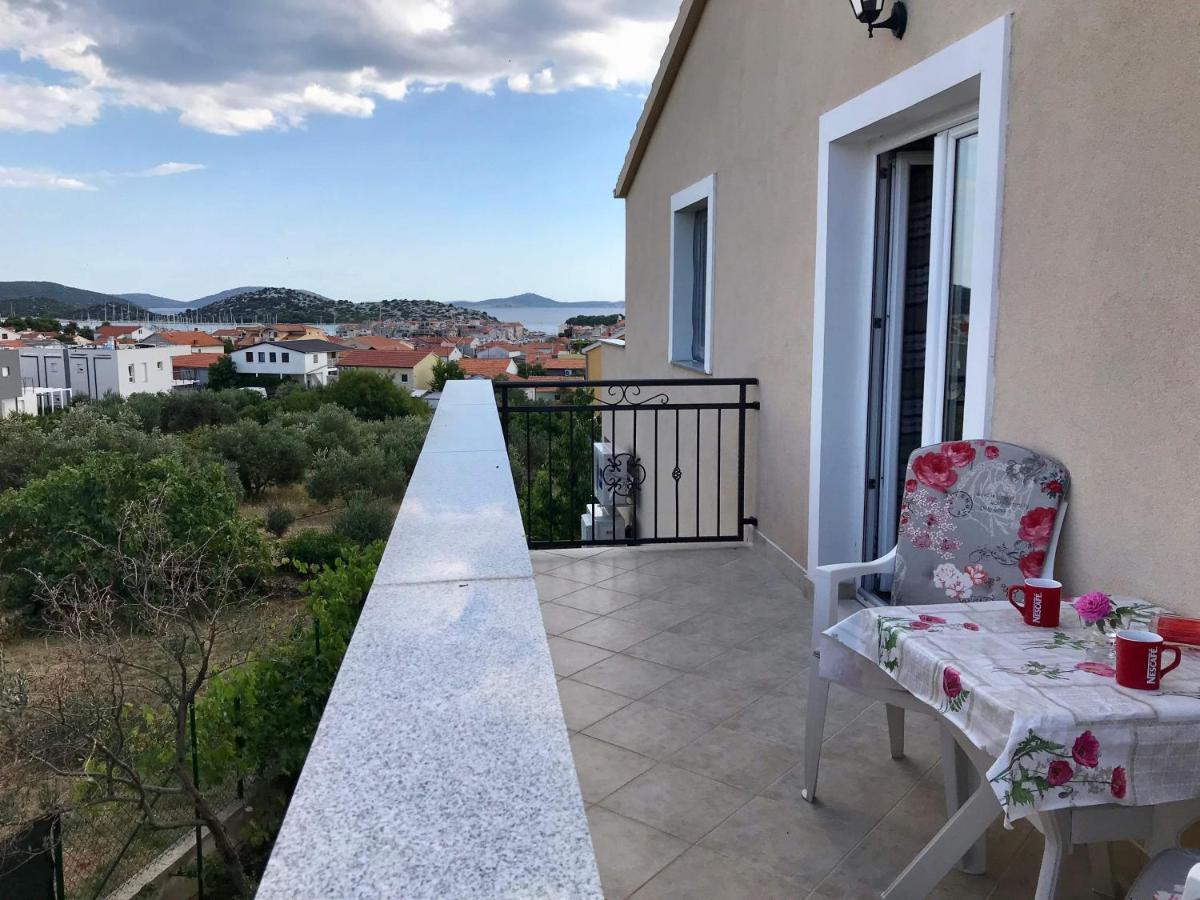 Apartman Laura Tribalj Buitenkant foto
