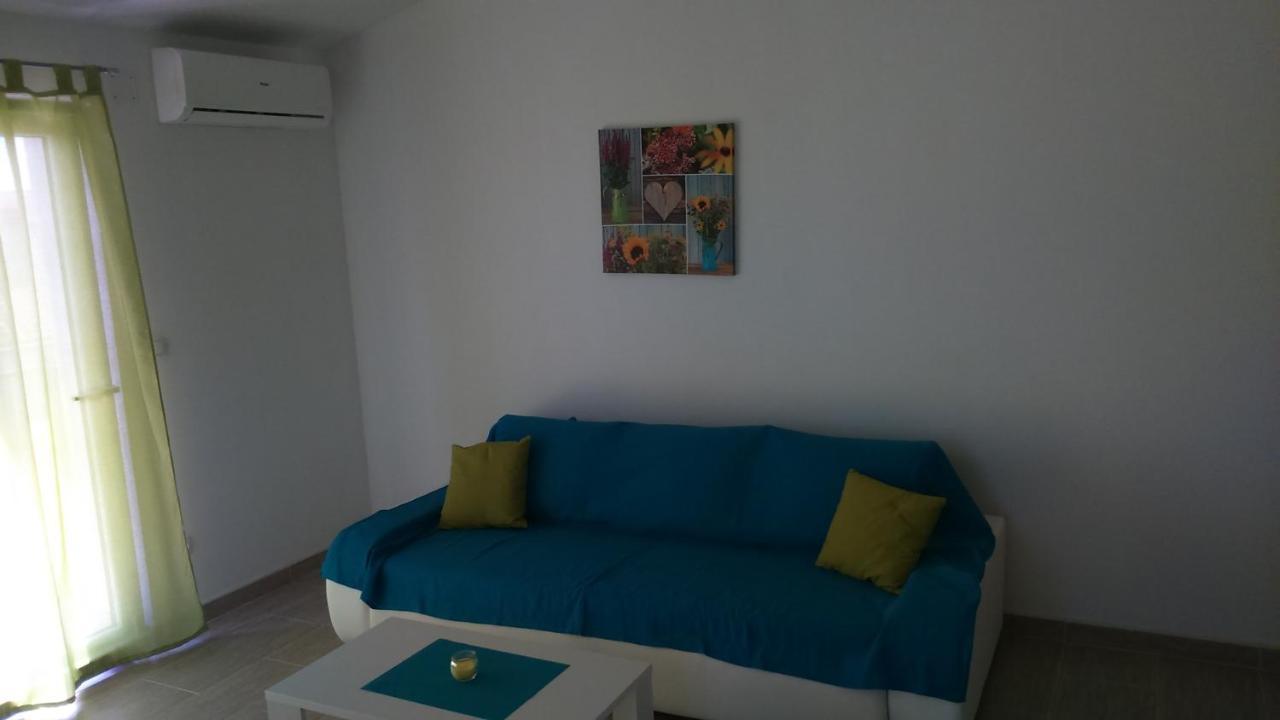 Apartman Laura Tribalj Buitenkant foto