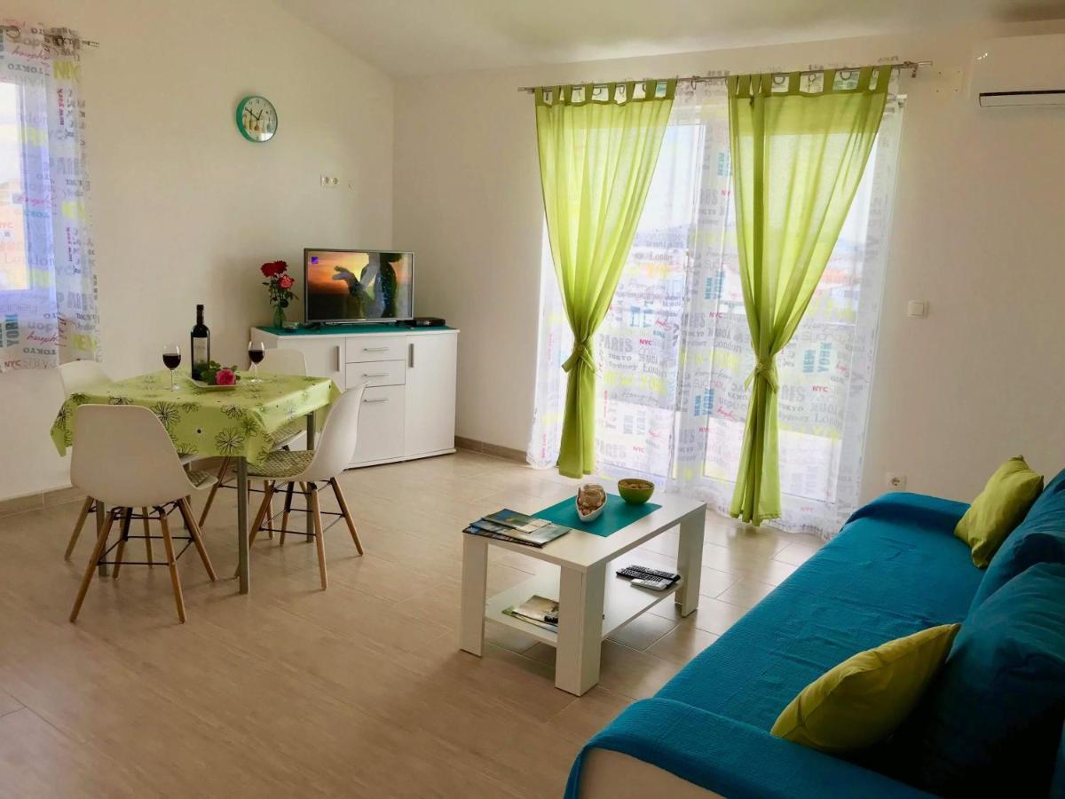 Apartman Laura Tribalj Buitenkant foto